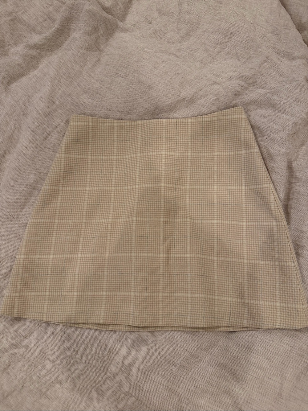 Aritzia Neutral Plaid Mini Skirt in Beige and Cream